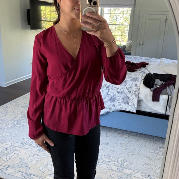 Ann Taylor XS Burgundy Chiffon Top - Picture 6 of 7